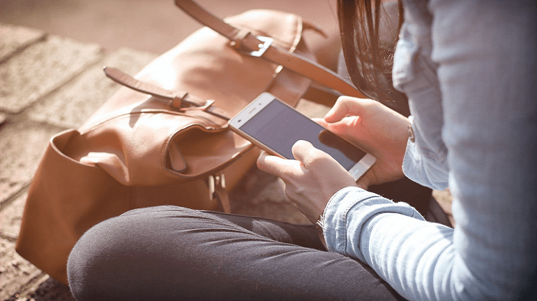 12 SMS et messages de soutien à envoyer à un ami après un divorce ou